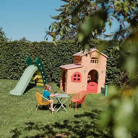 Les 4 Arbres Hébergement de vacances *